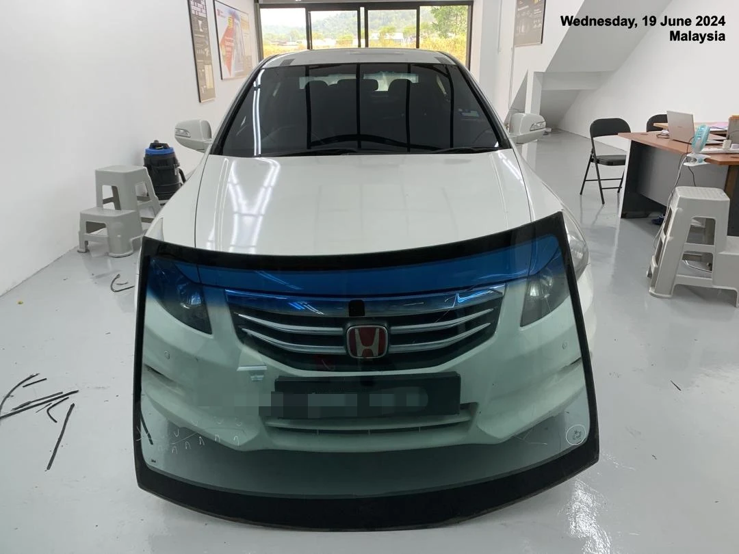 Honda Accord windscreen replacement at Ker Auto
