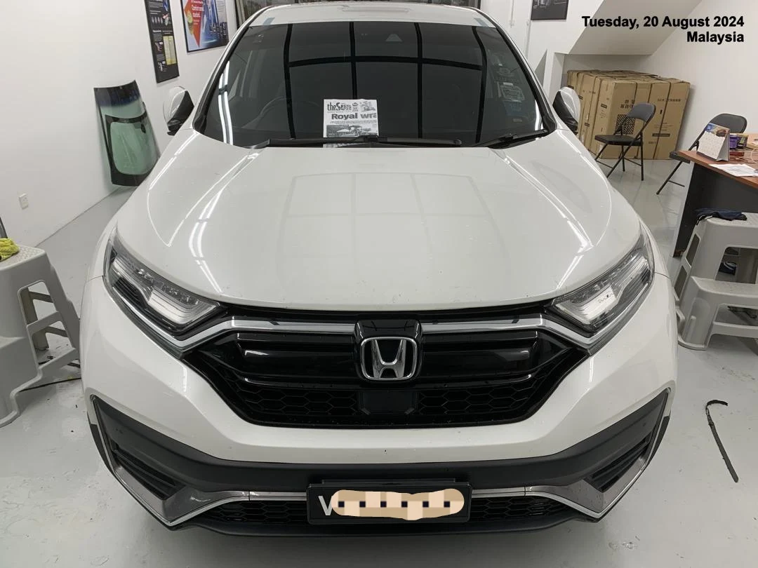 Honda CR-V windscreen replacement at Ker Auto