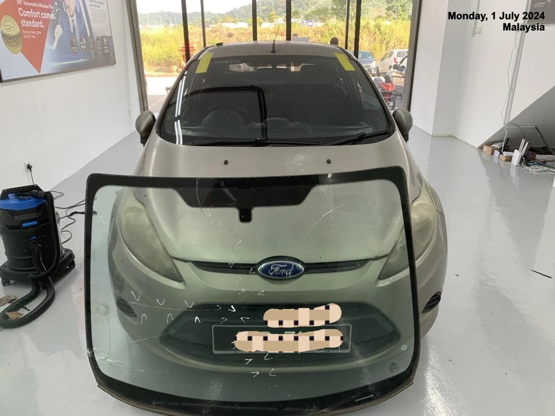 Ford Fiesta windscreen replacement at Ker Auto