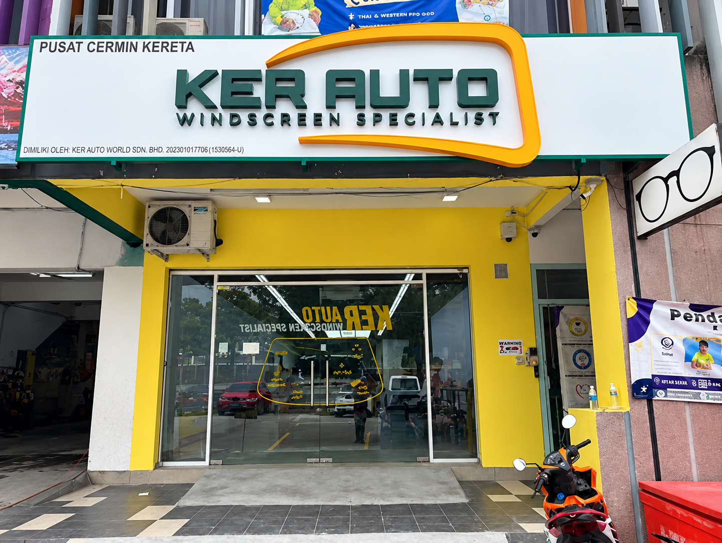 Ker Auto Setia Alam windscreen workshop shopfront